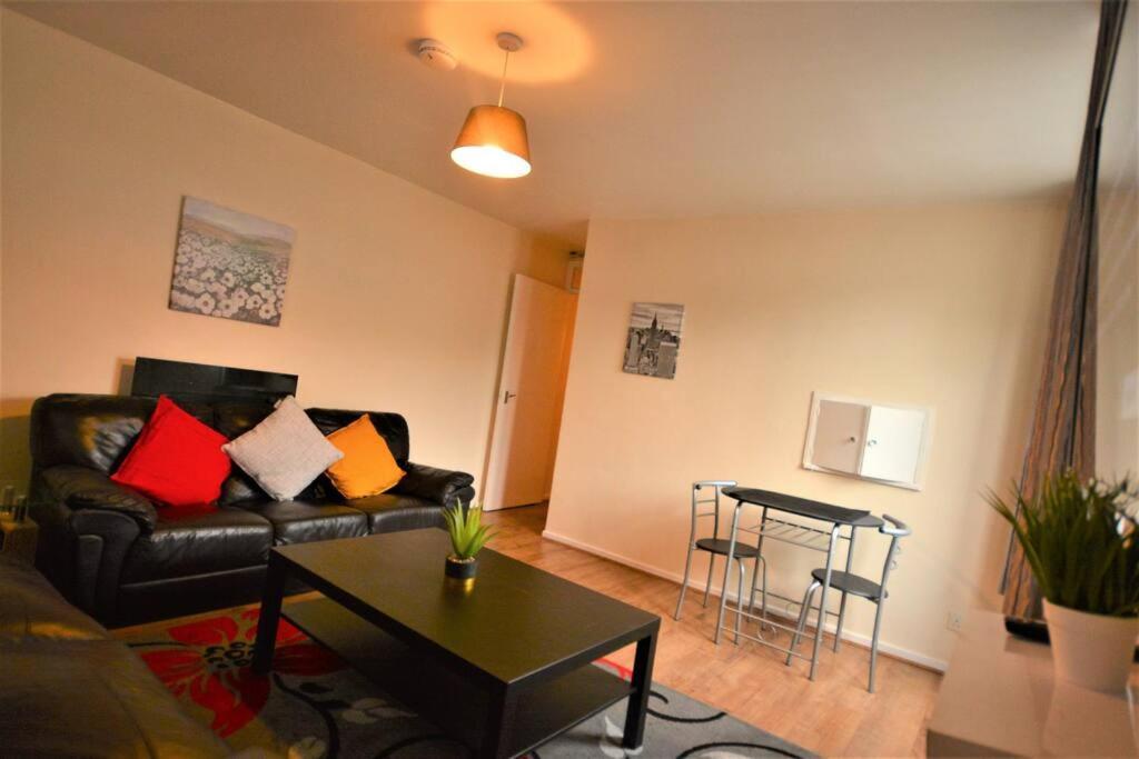 Spacious 2Bedroom Condo With Patio By Excel Centre Londres Exterior foto