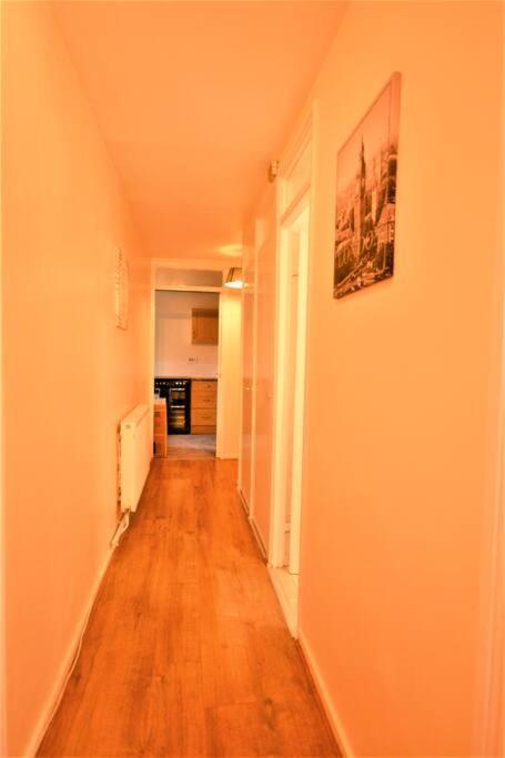 Spacious 2Bedroom Condo With Patio By Excel Centre Londres Exterior foto
