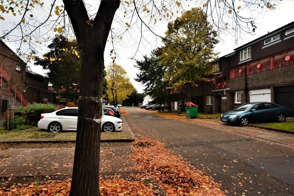 Spacious 2Bedroom Condo With Patio By Excel Centre Londres Exterior foto