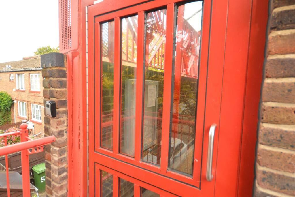 Spacious 2Bedroom Condo With Patio By Excel Centre Londres Exterior foto