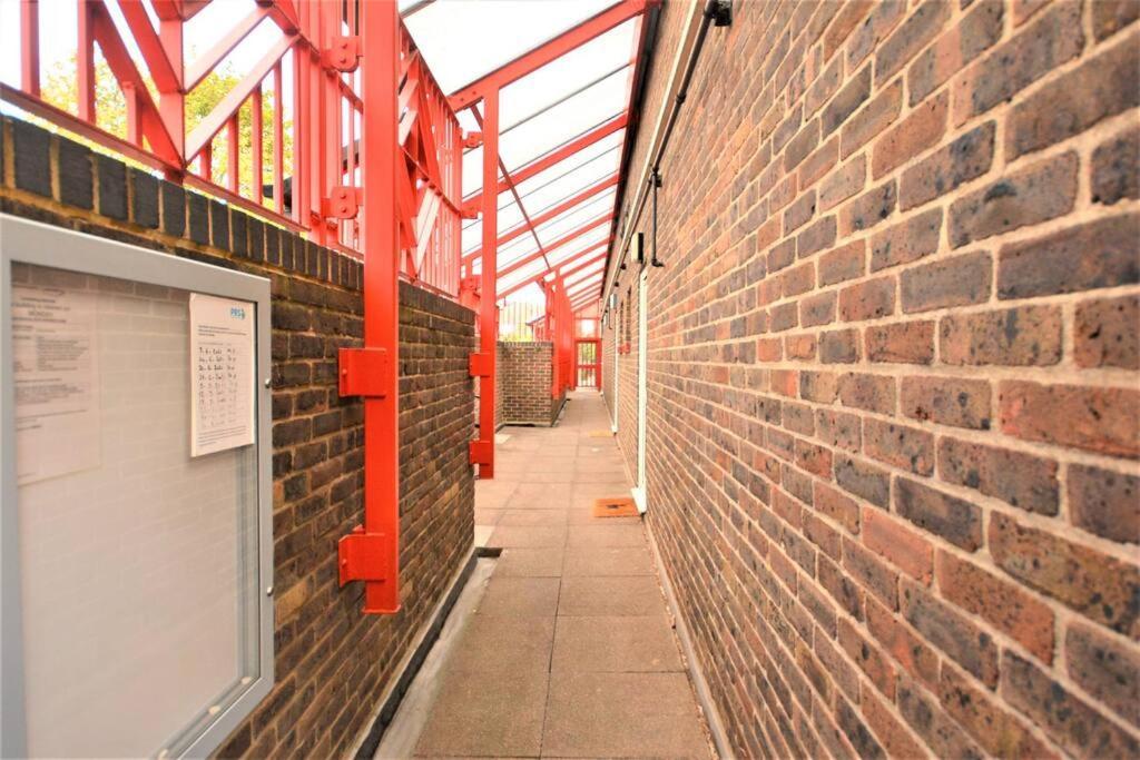 Spacious 2Bedroom Condo With Patio By Excel Centre Londres Exterior foto