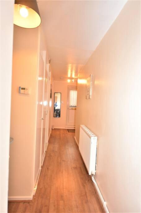 Spacious 2Bedroom Condo With Patio By Excel Centre Londres Exterior foto