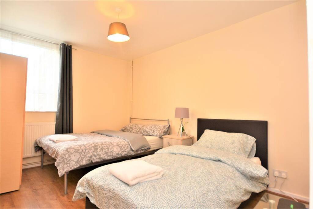 Spacious 2Bedroom Condo With Patio By Excel Centre Londres Exterior foto